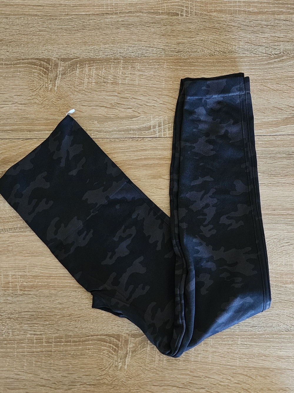 SPANX Black Camo Performance Leggings - XL